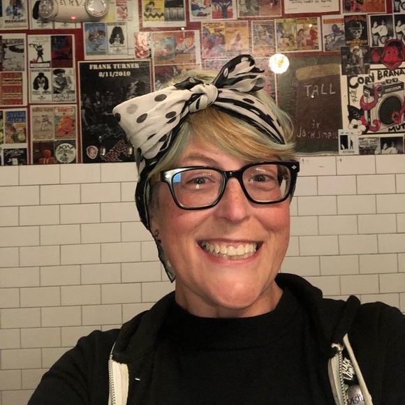 Meet your Posher, Andrea - Picture 4 of 9